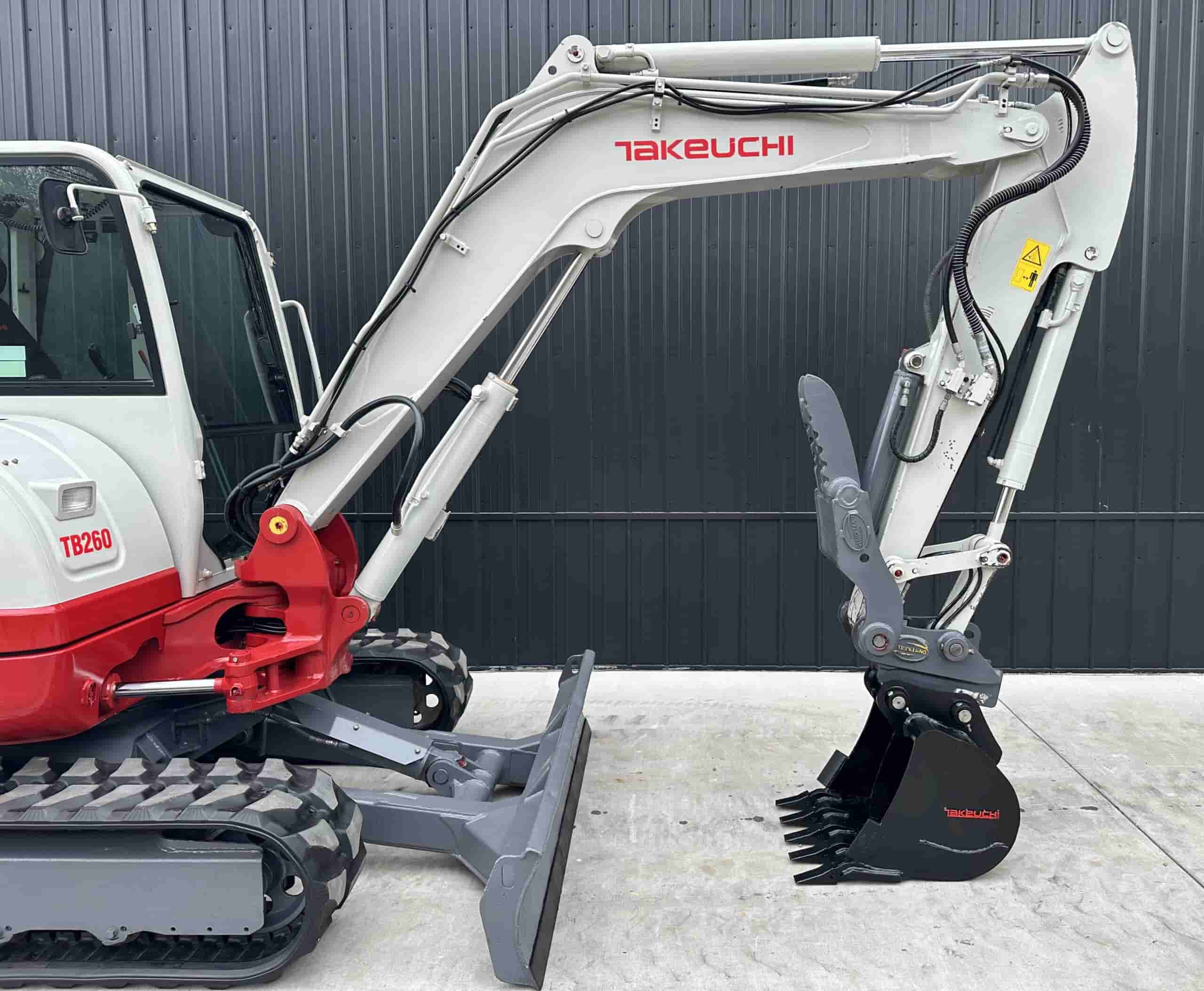 2019 TAKEUCHI TB260
